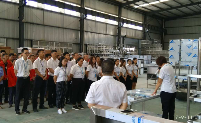 優佰特廚房設備公司9月全體員工會2