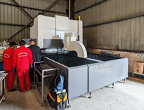 優佰特斥巨資購進業內先進智能柔性折彎設備